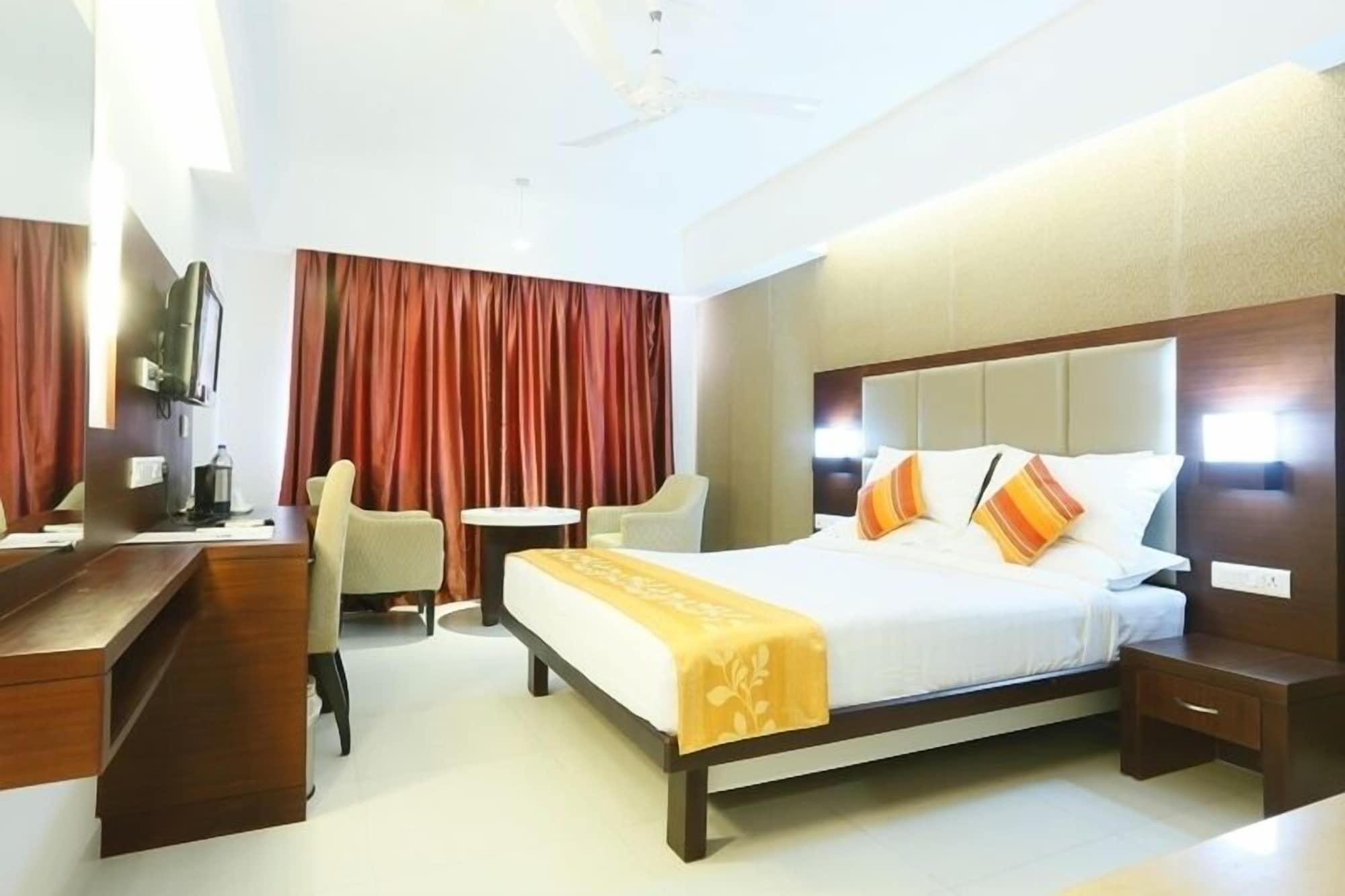 Hotel Moonlit Regency Thodupuzha Buitenkant foto