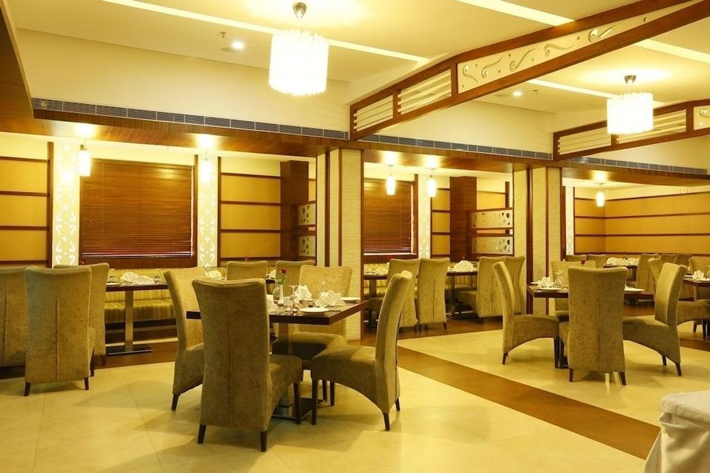 Hotel Moonlit Regency Thodupuzha Buitenkant foto