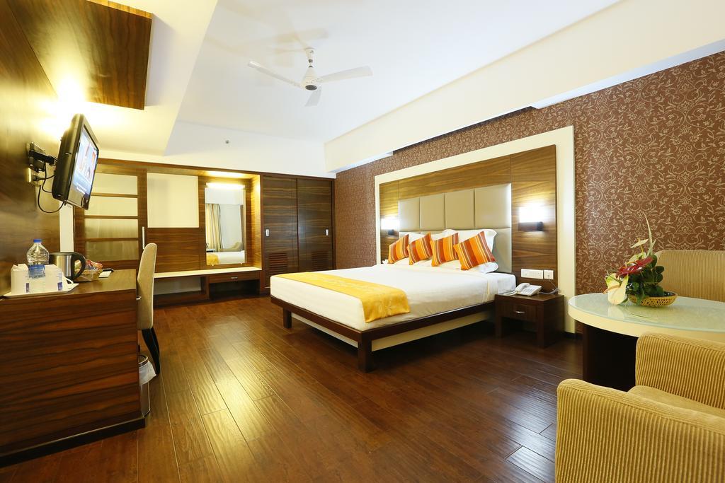 Hotel Moonlit Regency Thodupuzha Buitenkant foto