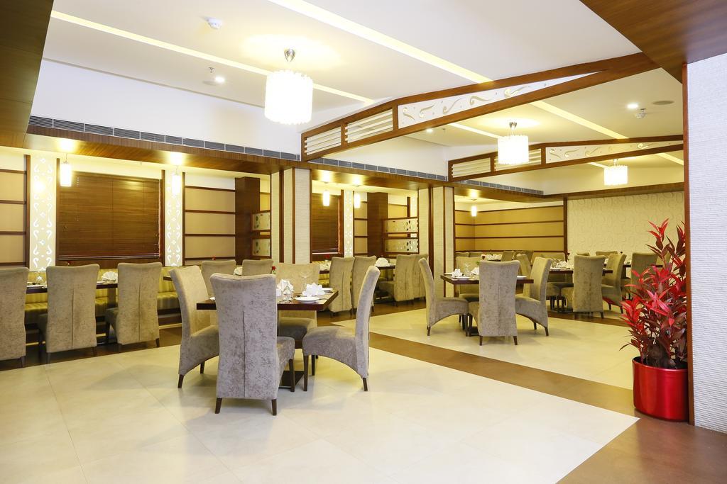 Hotel Moonlit Regency Thodupuzha Buitenkant foto