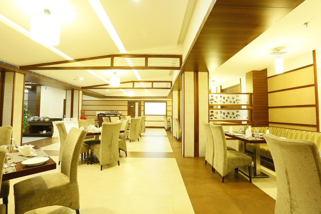 Hotel Moonlit Regency Thodupuzha Buitenkant foto