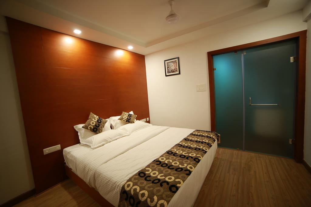 Hotel Moonlit Regency Thodupuzha Buitenkant foto