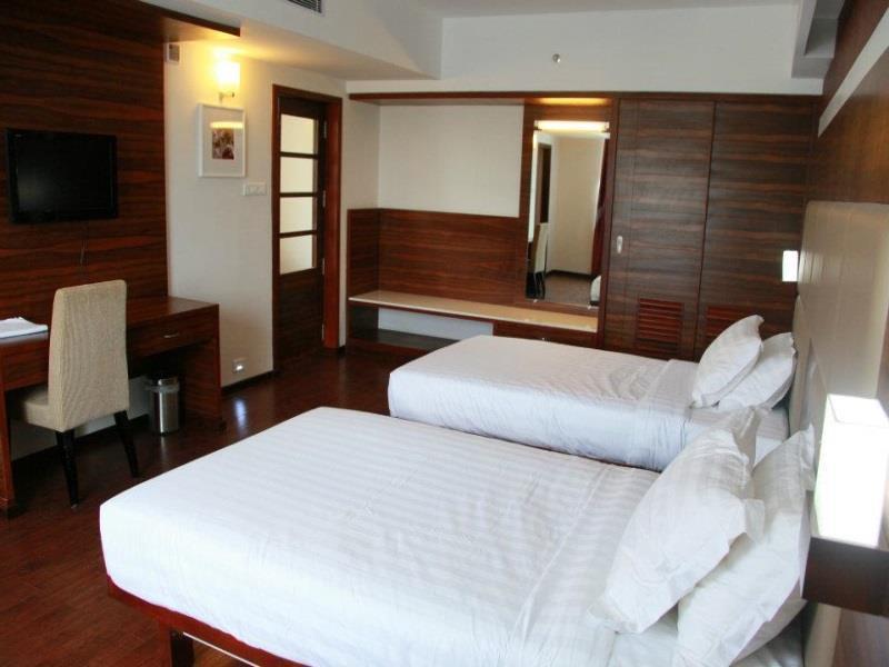 Hotel Moonlit Regency Thodupuzha Buitenkant foto